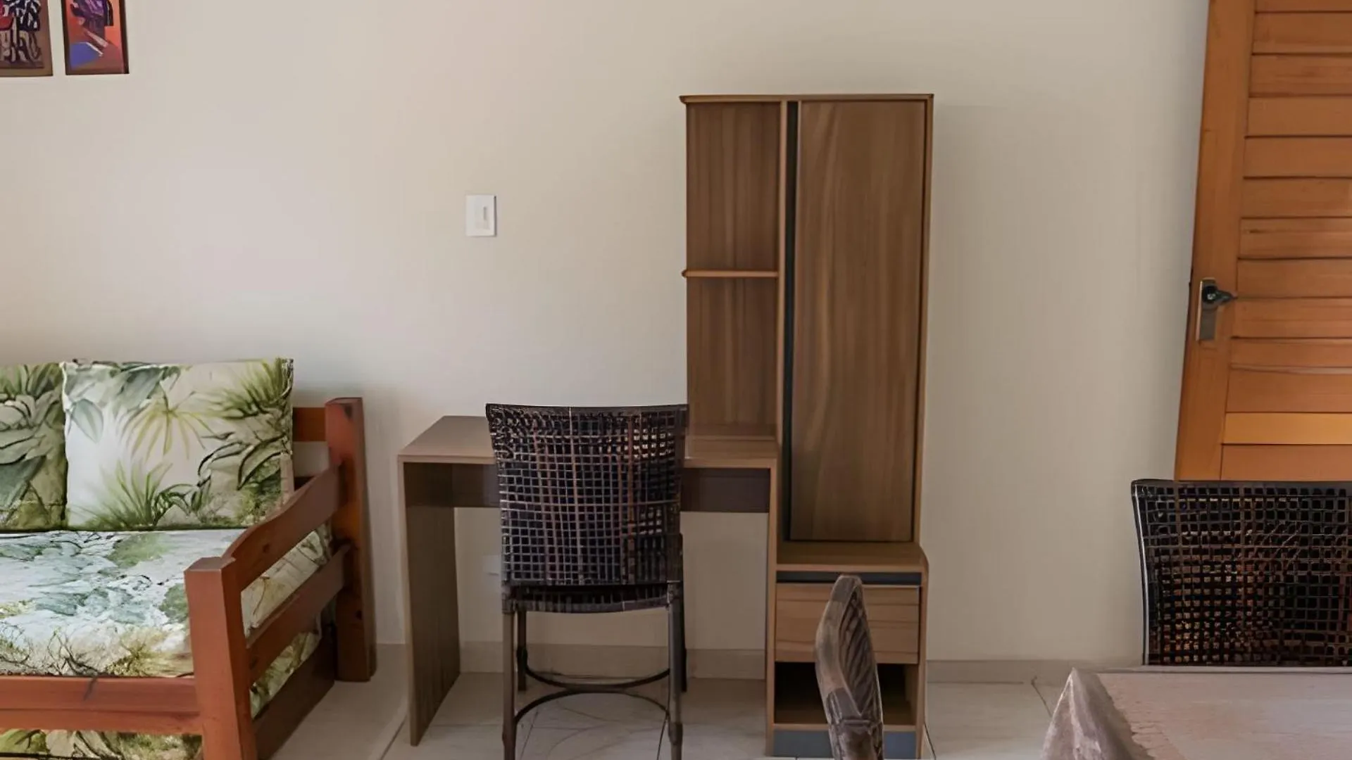 Taperapuan Beachfront Haven: Poolside Retreat with Wi-Fi Porto Seguro Holiday home