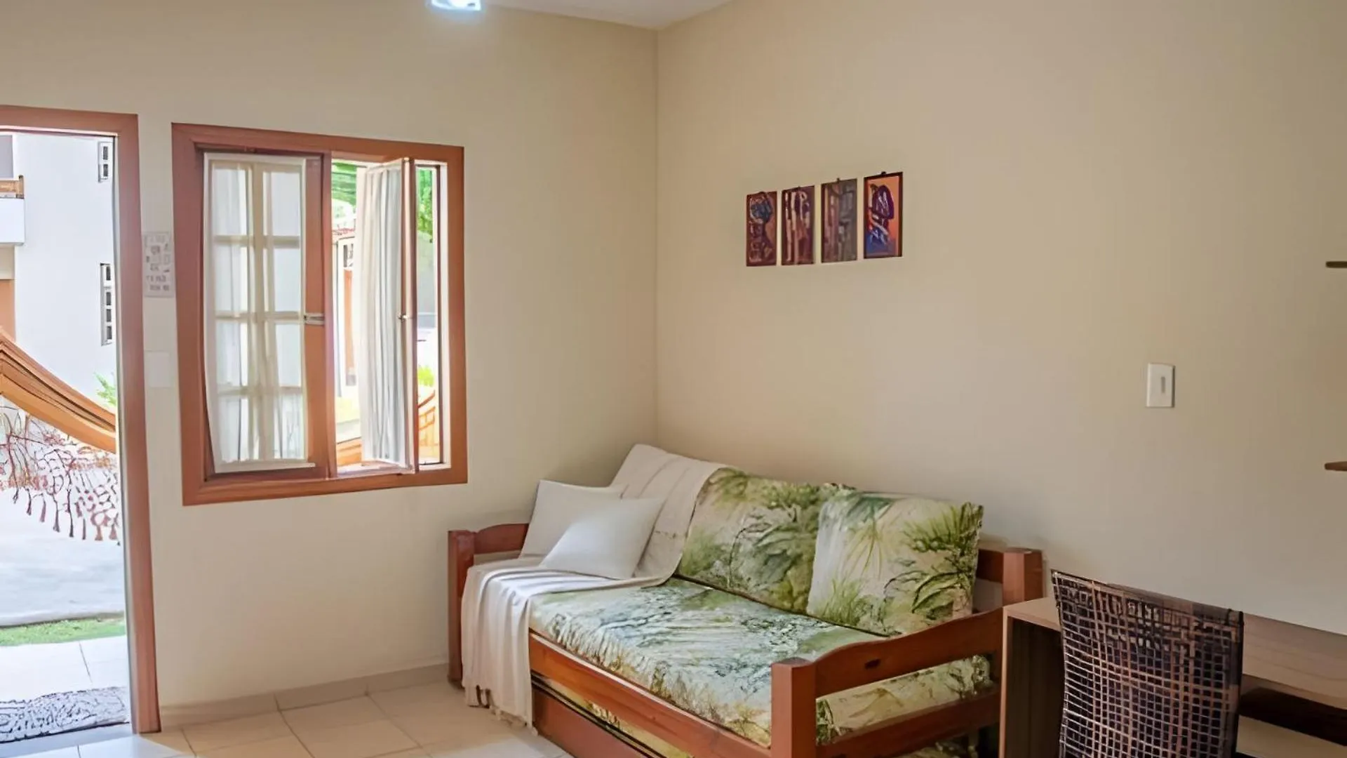 Holiday home Taperapuan Beachfront Haven: Poolside Retreat with Wi-Fi Porto Seguro